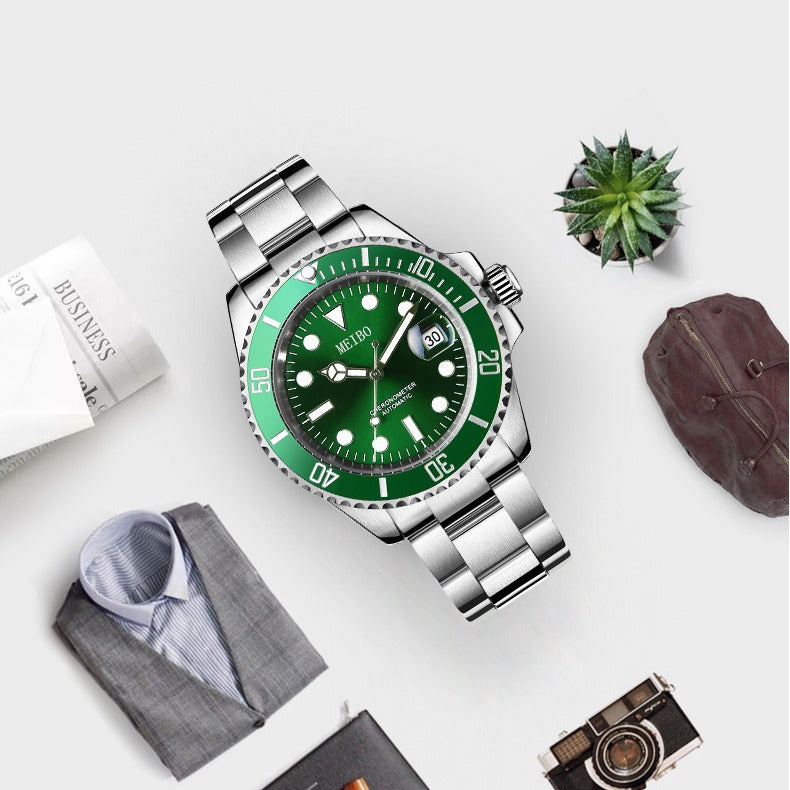 Magnifying Glass Calendar Mens Watch With A Steel Strap
